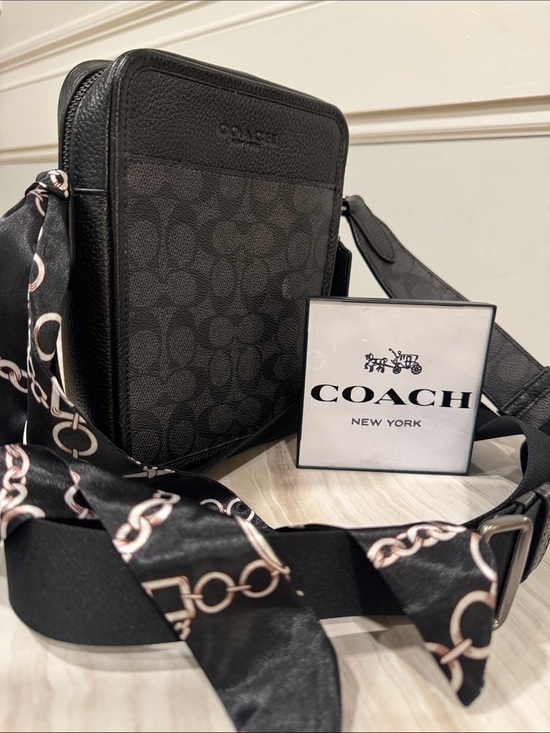 Coach Handbags - Coach Bag Sullivan Black Charcoal Signature Logo Crossbody Messenger Bag